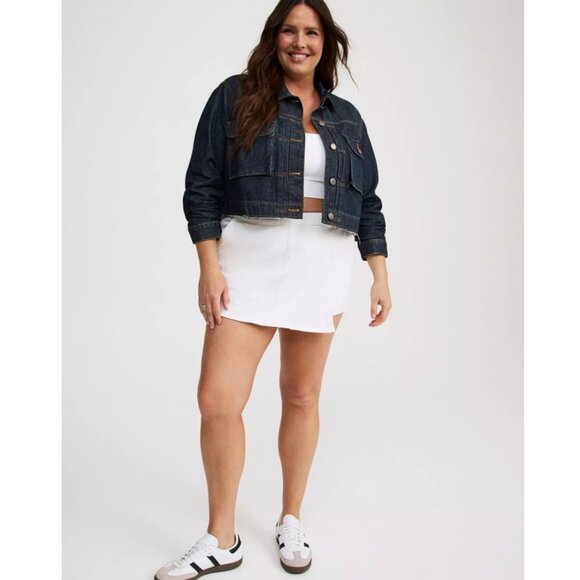 NWT Torrid 2 Rigid Vintage Denim Pleated Trucker Jacket 2X 18 20 - Picture 2 of 13